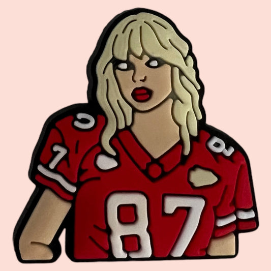 TAYLOR SWIFT IN CHIEFS TOP